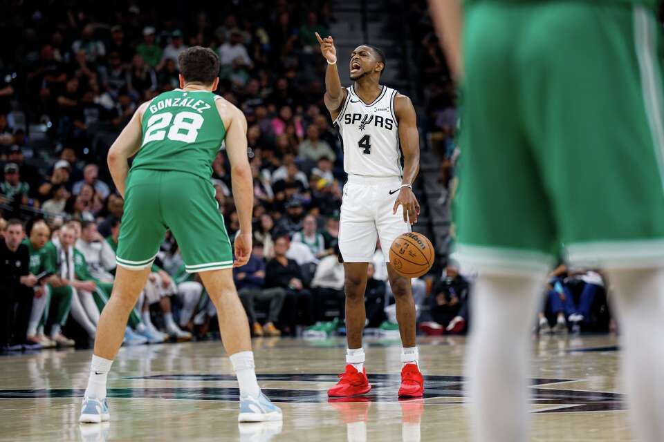 Spectacular Spurs Guards Fox, Harper To Play In Game 4, Johnson Says Image in 4K Spectacular Spurs Guards Fox, Harper To Play In Game 4, Johnson Says Image in 4K