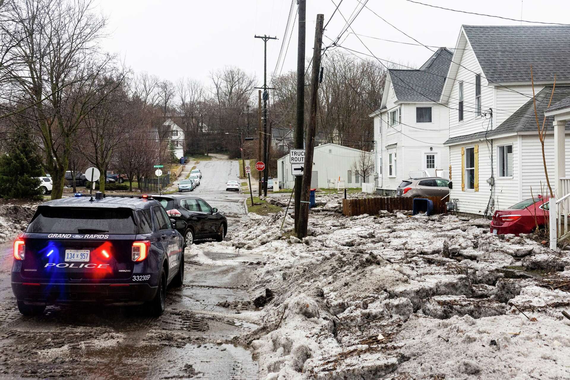 Tornadoes kill 2 in northwestern Indiana and raze buildings in Kankakee ...