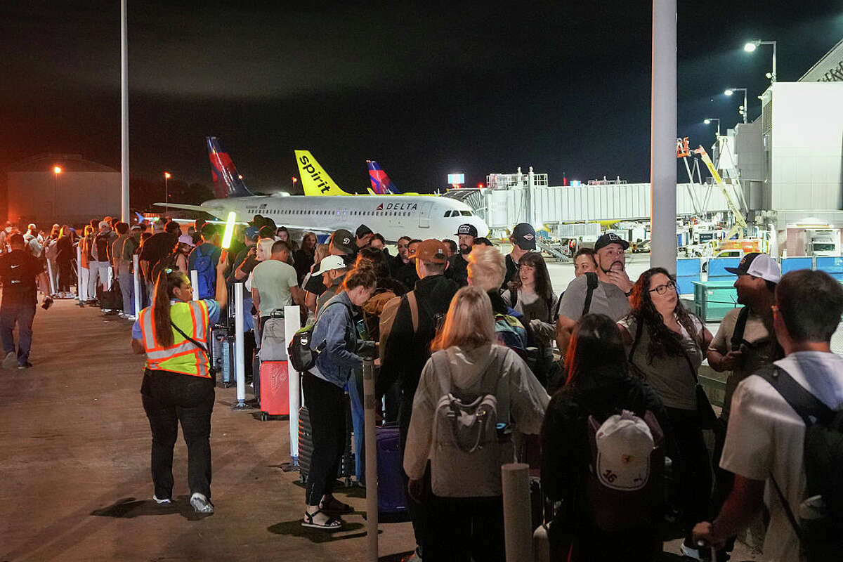 More than half of TSA officers called out at Hobby Airport during two-day stretch. 