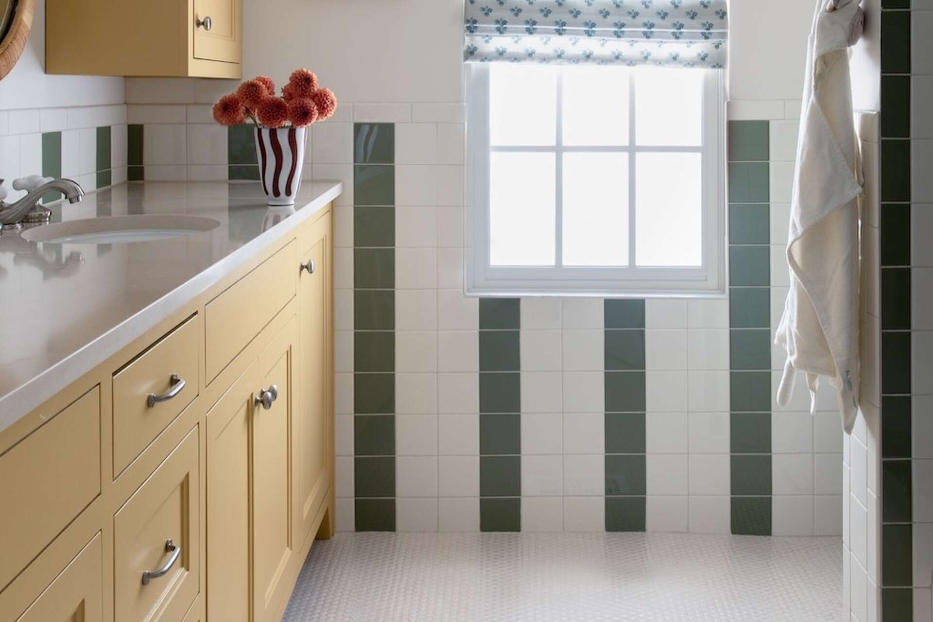 Statement-making tile patterns pack a stylish punch in bathrooms