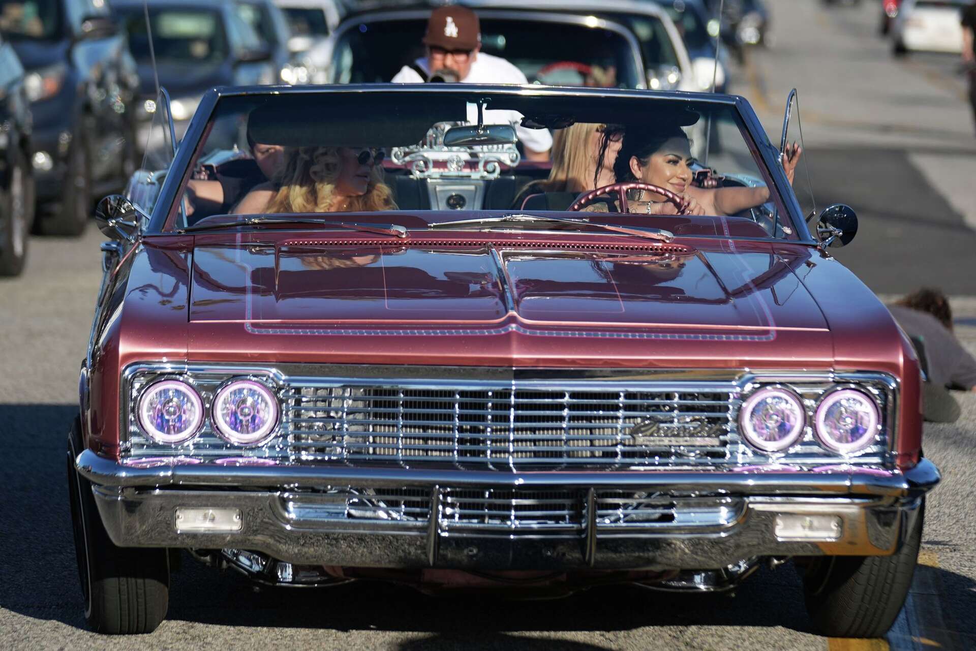 ブルーバードナイト ローライダー chicano lowrider チカーノ Low and slow, the enduring style of lowrider culture in photos