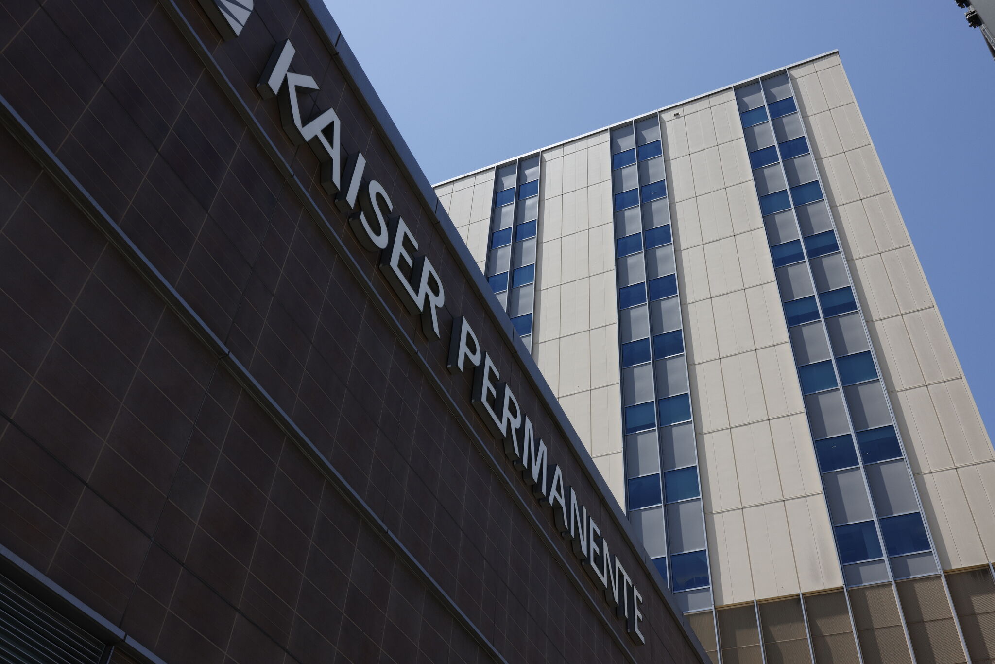 sfchronicle.com - Roland Li - The Bay Area's hottest job market right now? It's not tech