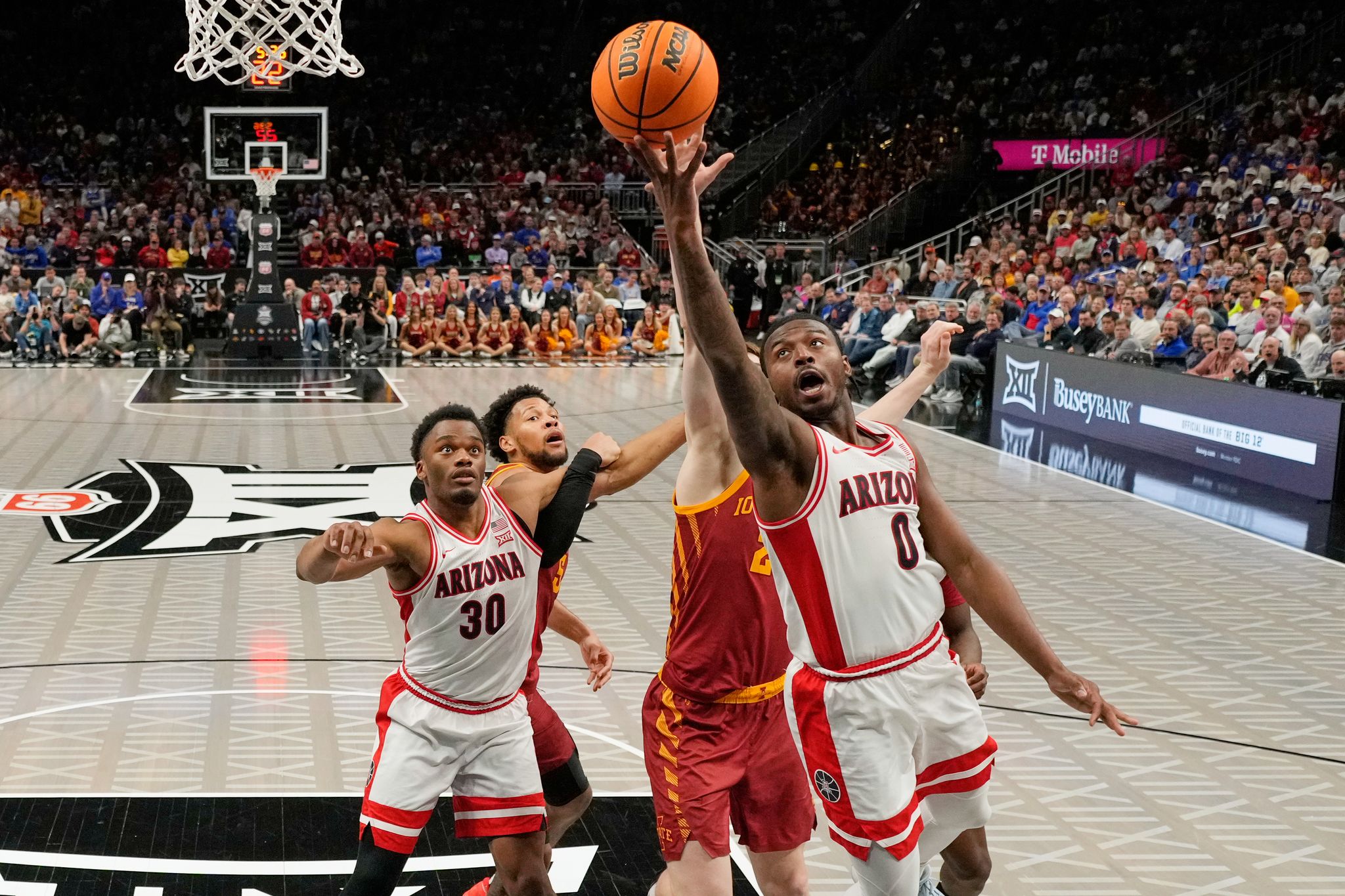 Jaden Bradley's last-second jumper lifts No. 2 Arizona past No. 7