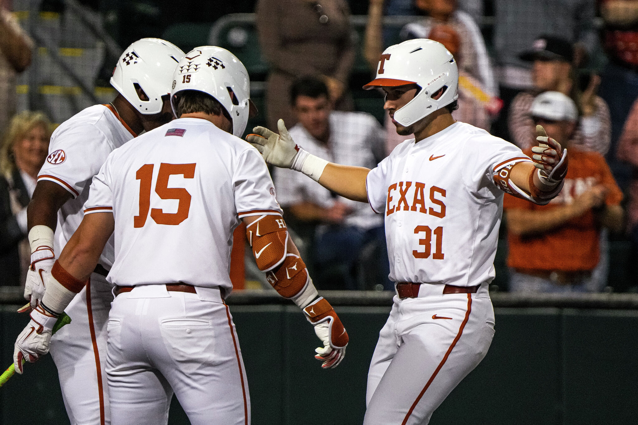 Texas baseball plays Oklahoma on Friday: Live updates, highlights