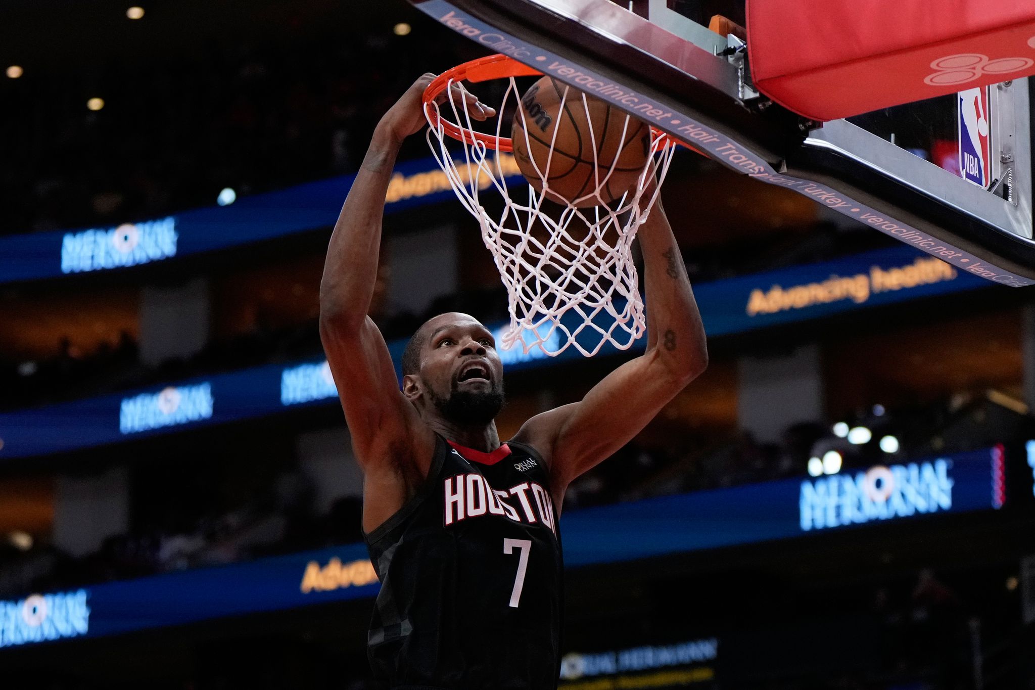 Rockets superan a Pelicans 107-105 y suben al 3er puesto del Oeste