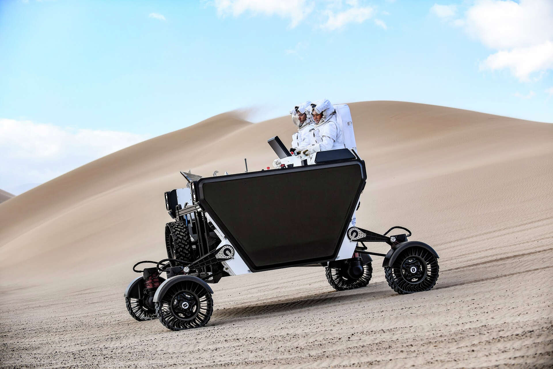 Texas space firm developing construction tools for moon rovers