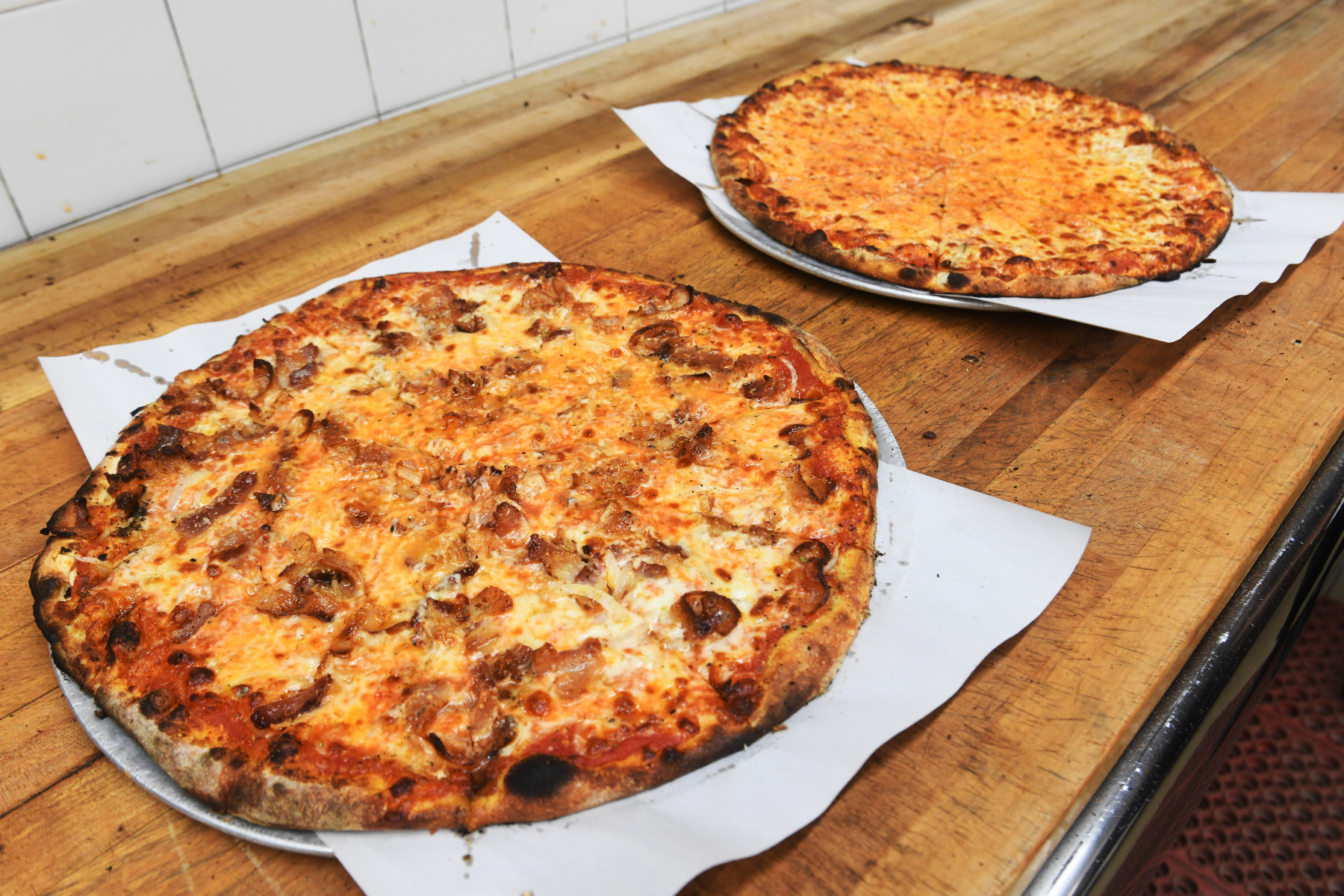 New Haven's Modern Apizza owner honored for keeping it local