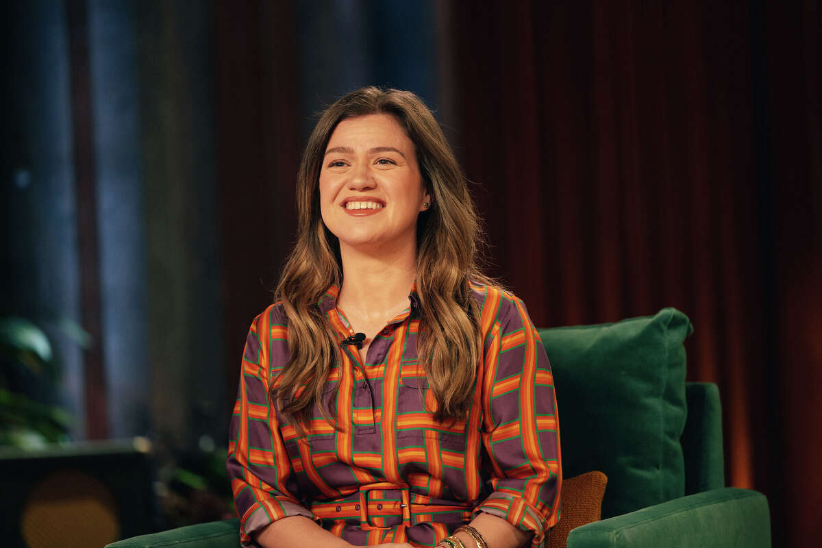 Kelly Clarkson on the set of her television show The Kelly Clarkson Show. The American Idol winner recently spotlighted a Texas bakery that operates on the porch of a 20-year-old Frisco native.