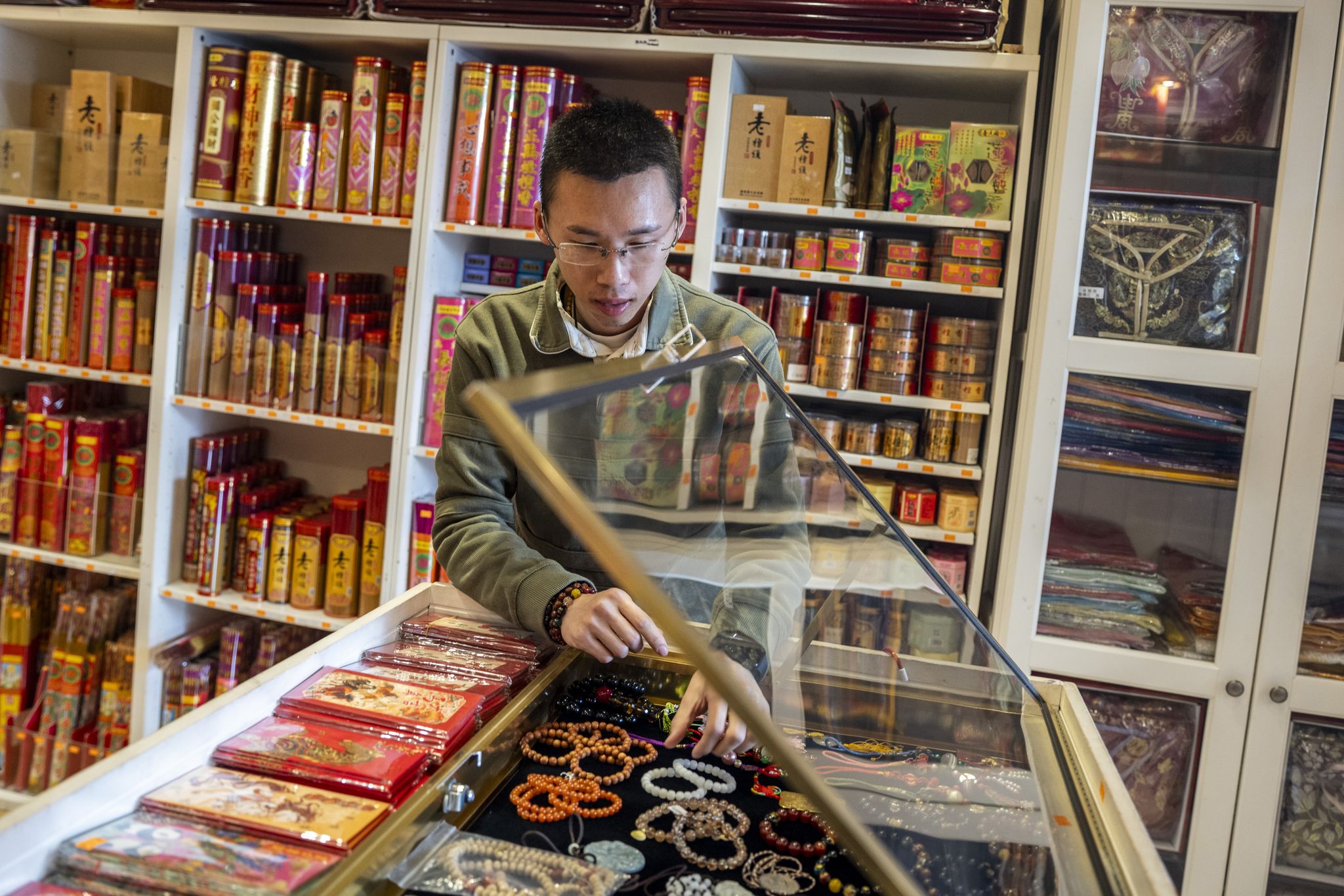 Younger Chinese Americans are fighting to save traditions