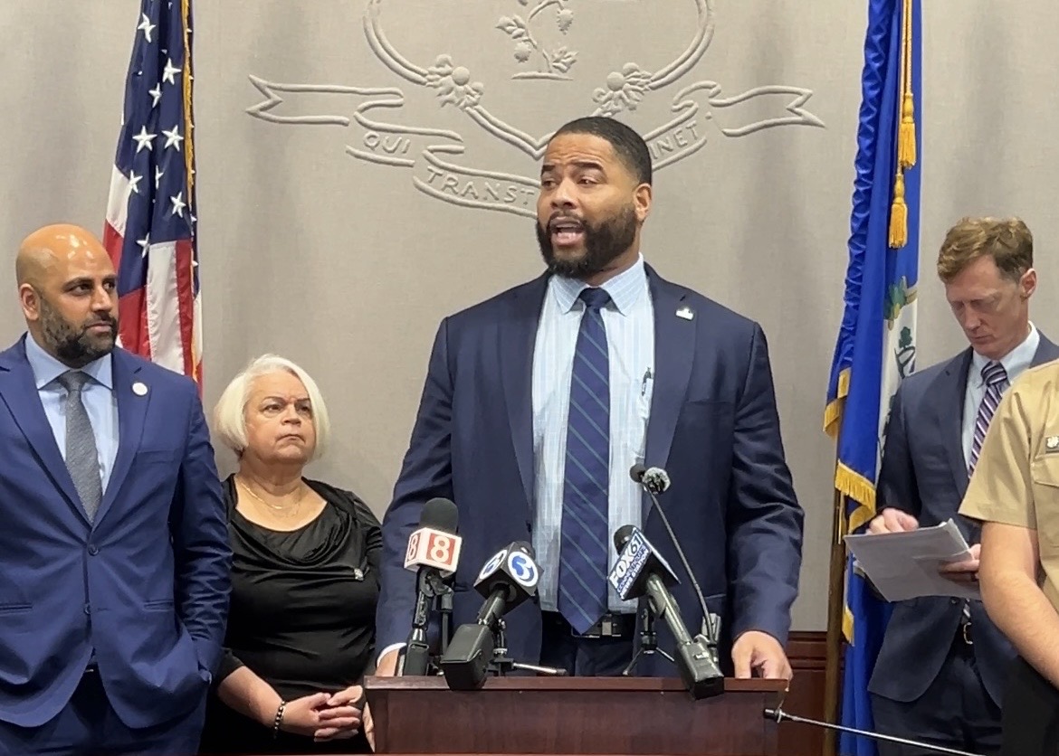 Hartford Public Schools and mayor at odds over budget deficit