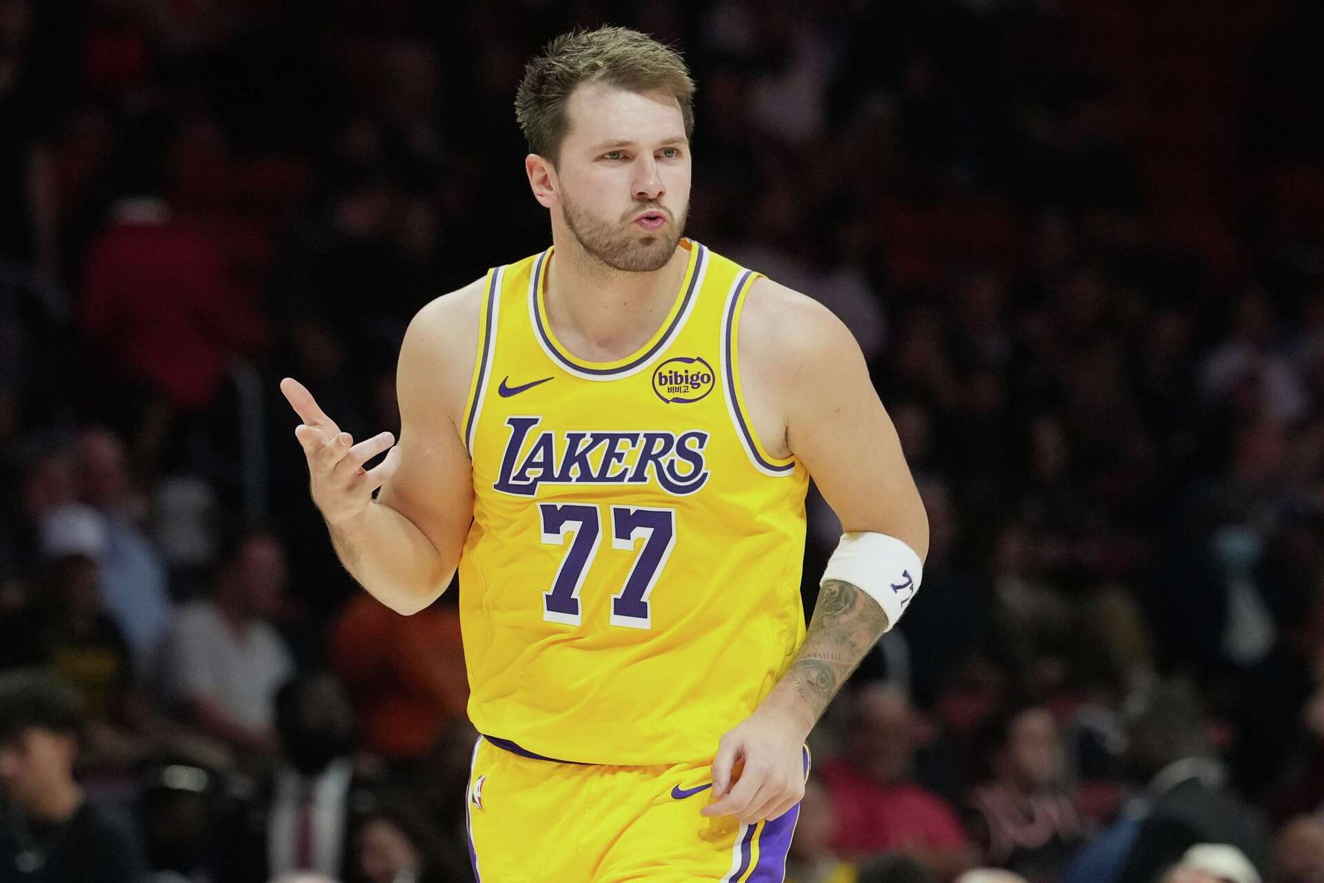 Luka Doncic goes off for 60 points in Lakers win over Heat