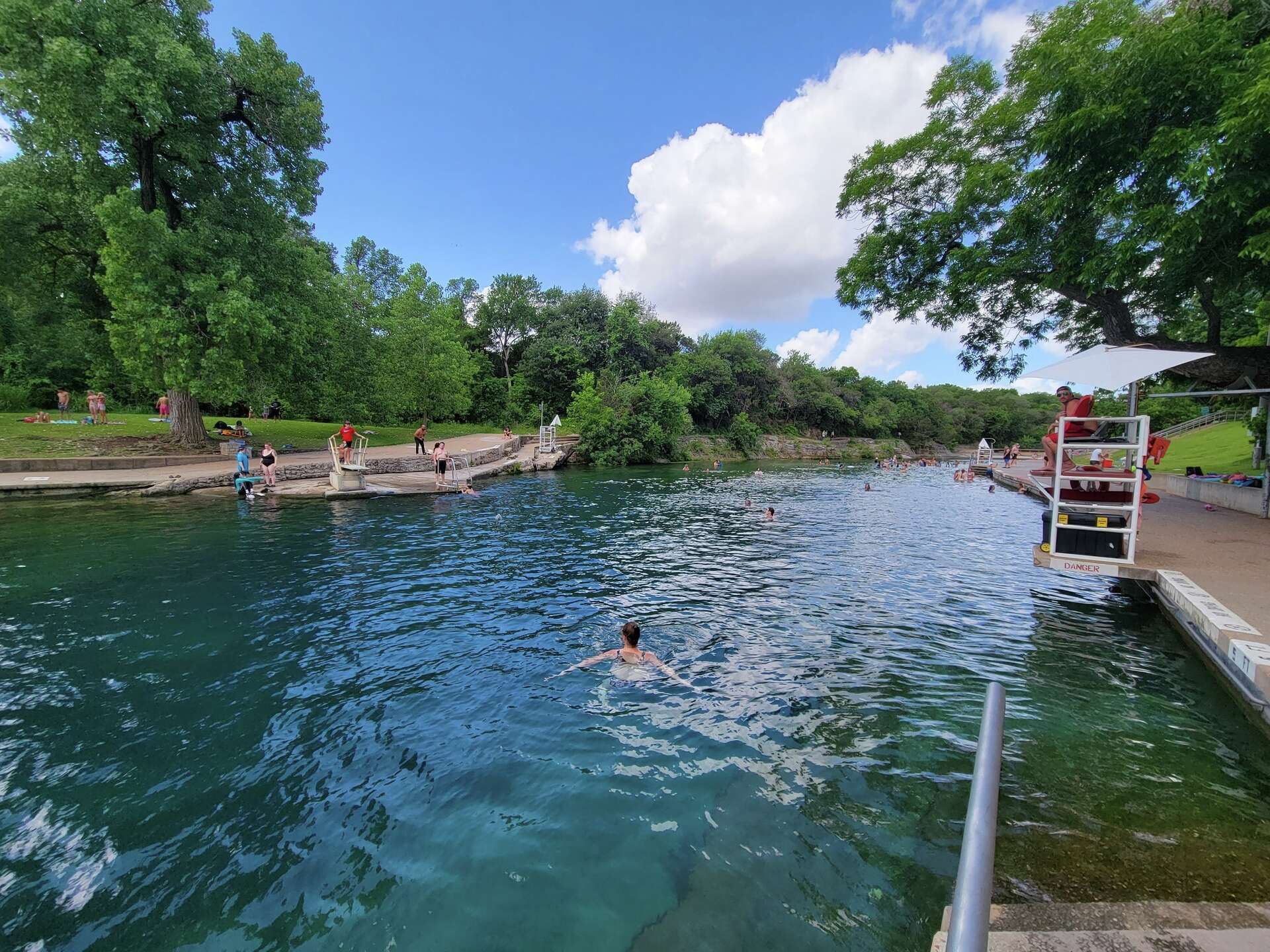 Texas Rival Tops San Antonio in Summer Spots