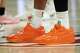 El delantero de Texas Longhorns Madison Booker (35) usa los zapatos Nike KD19 en la segunda mitad mientras los Texas Longhorns juegan contra los Missouri State Bears en la primera ronda del Torneo de Baloncesto Femenino de la NCAA en el Moody Center en Austin, 20 de marzo de 2026. Texas ganó el juego 87-45.