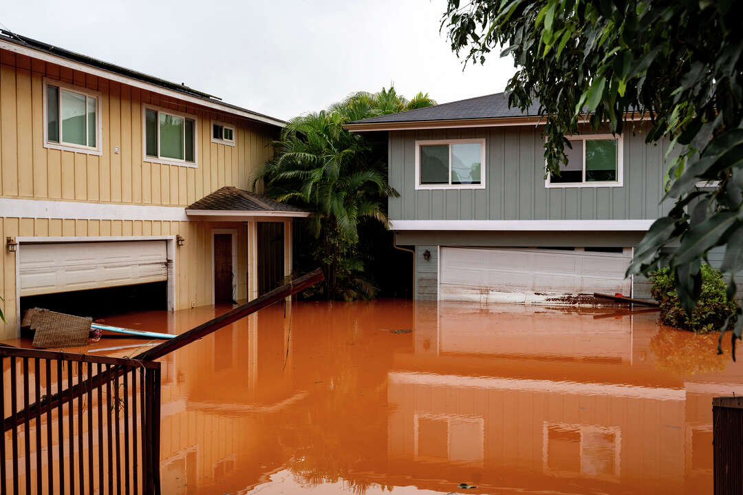Flying blind: Honolulu officials held off evacuations as North Shore ...