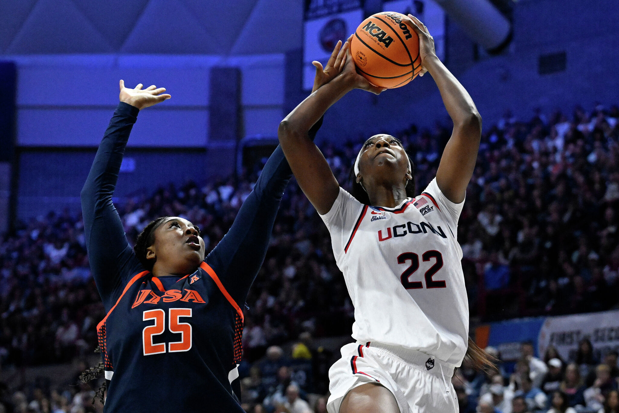 After one year at UConn, Serah Williams makes it to WNBA with Portland