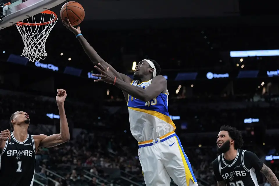 Indiana Pacers forward Pascal Siakam (43) drives to the basket over San Antonio Spurs forward Victor Wembanyama (1) during the second half of an NBA basketball game in San Antonio, Saturday, March 21,2026. (AP Photo/Eric Gay)