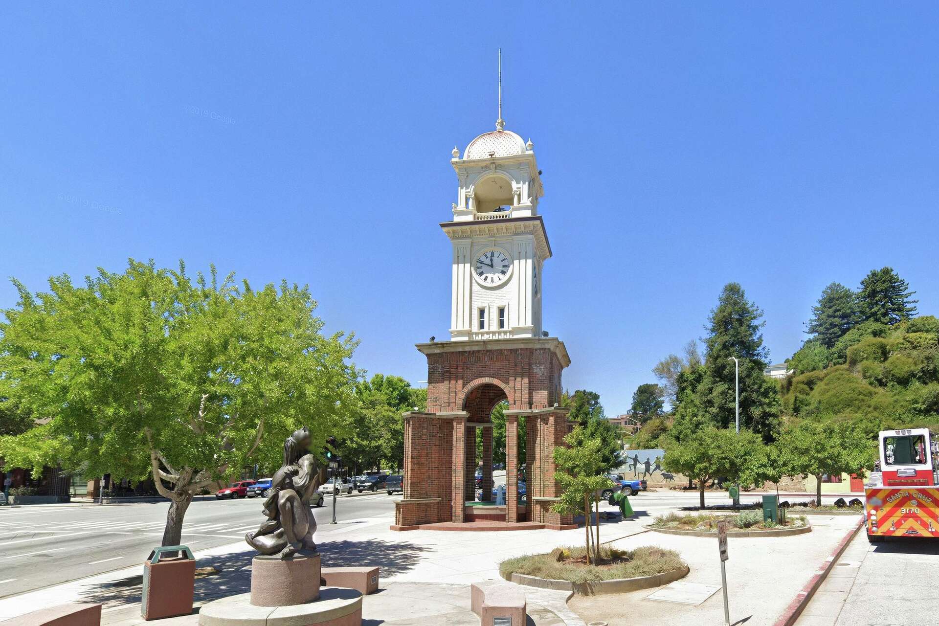 Santa Cruz: Suspect Arrested After Stabbing Near Town Clock