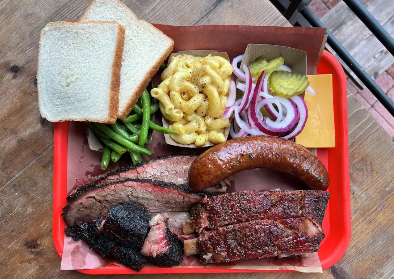 'Napoleon Dynamite' cast stops by popular Texas barbecue spot