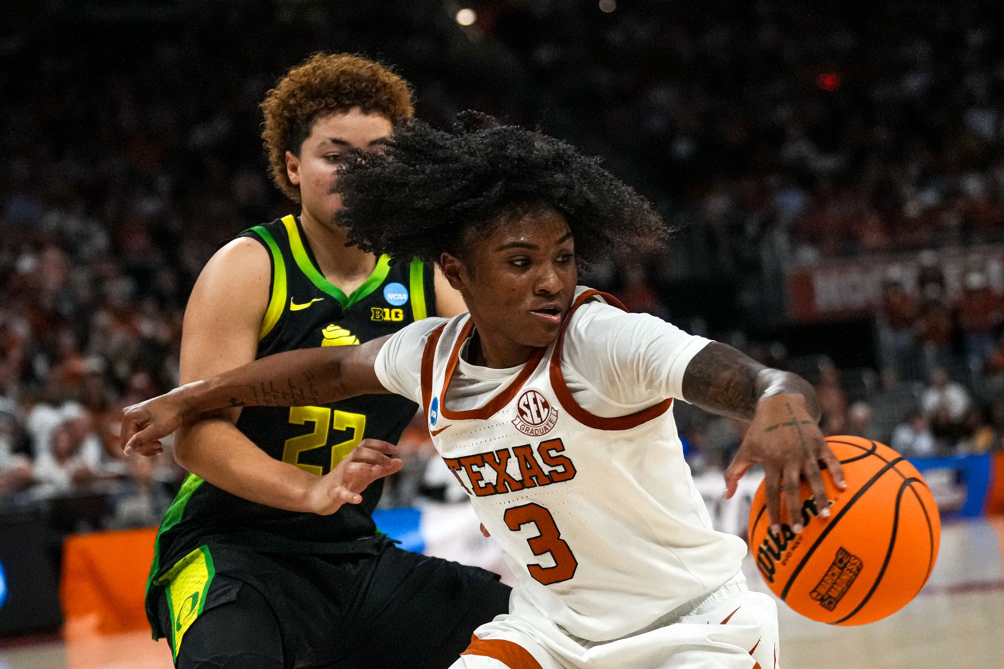March Madness! See photos as the Texas Longhorns play Oregon