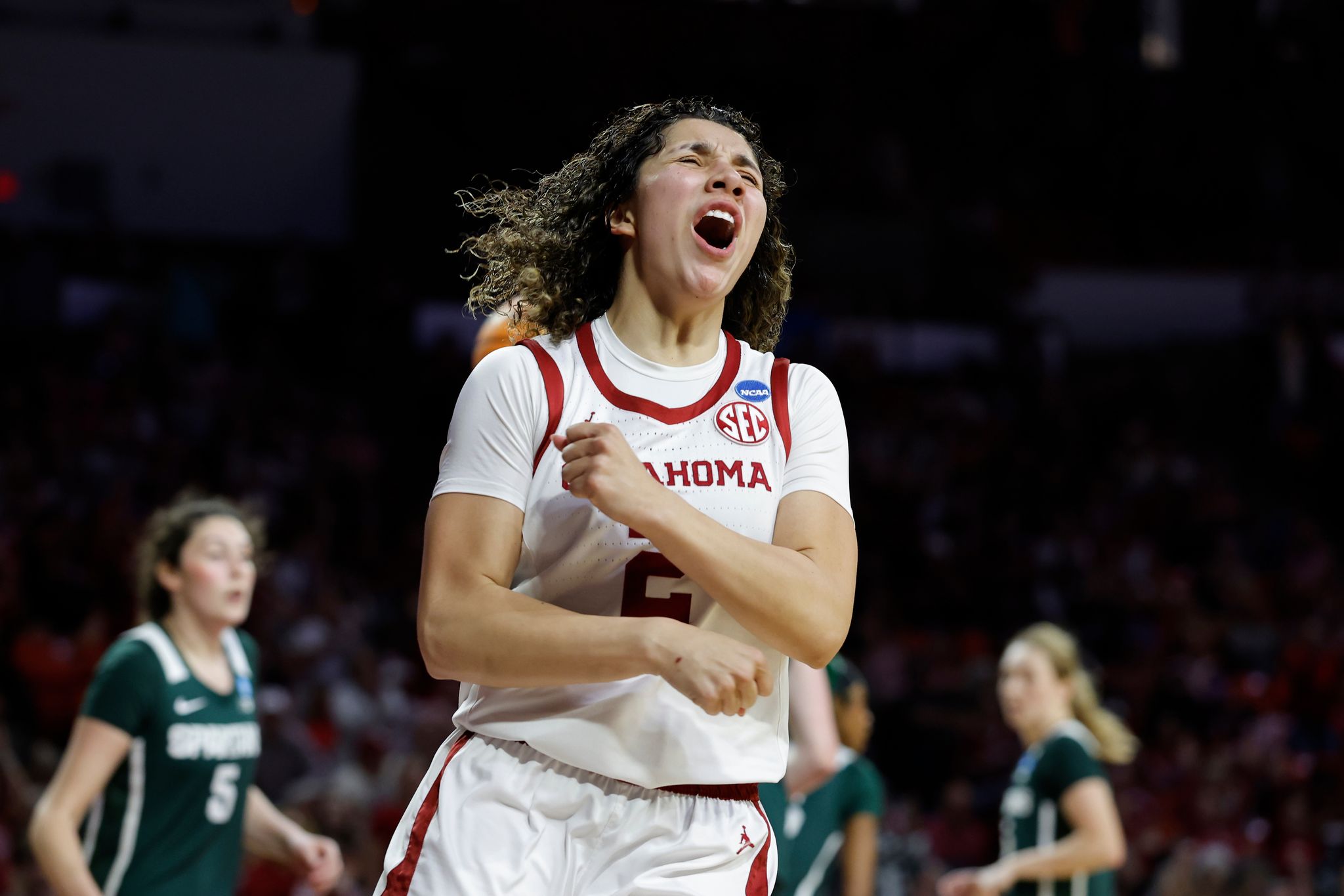 Raegan Beers, Aaliyah Chavez help Oklahoma punch Sweet 16 ticket