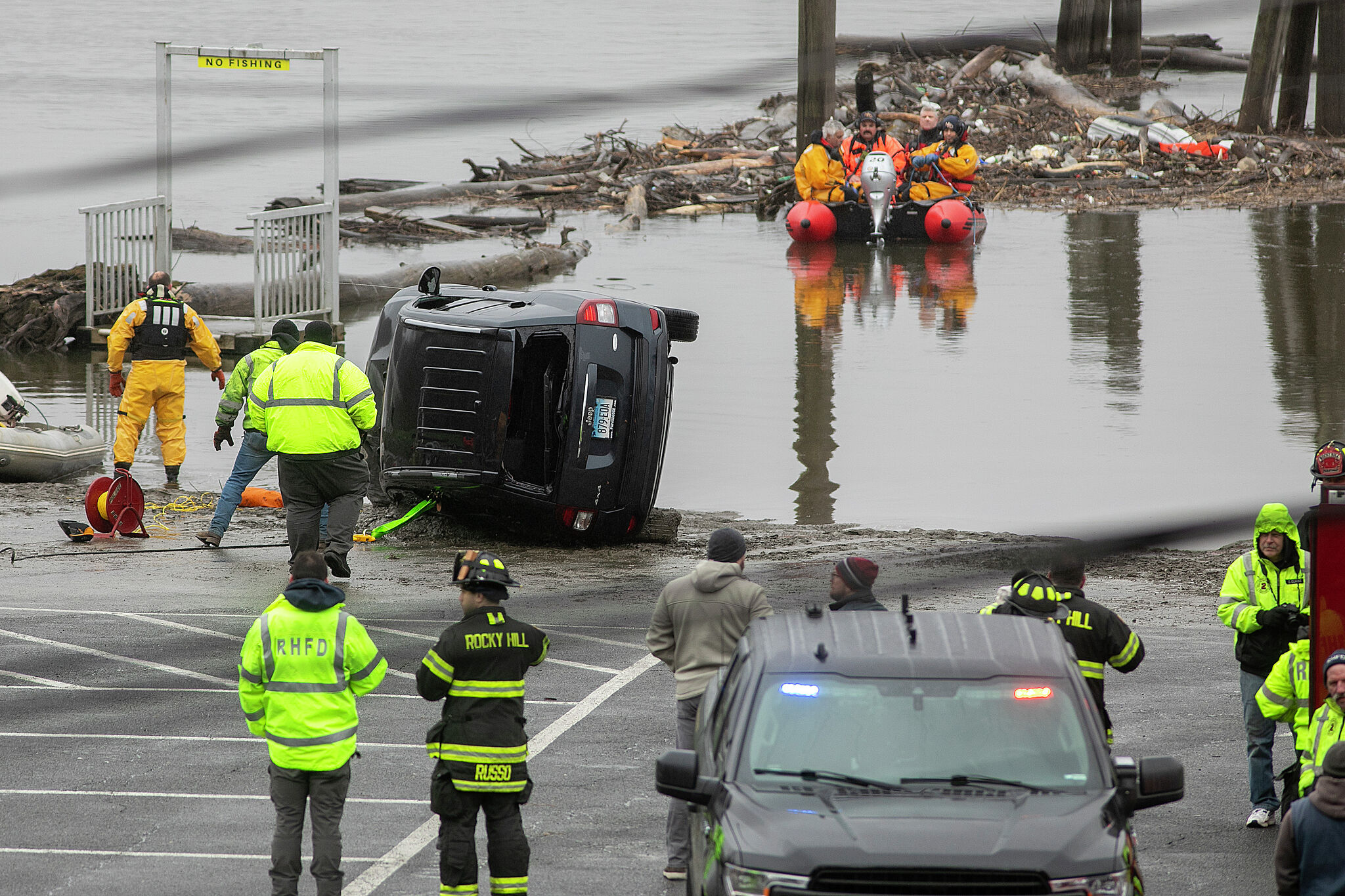 1 rescued after car plunged into CT River in Rocky Hill, official says