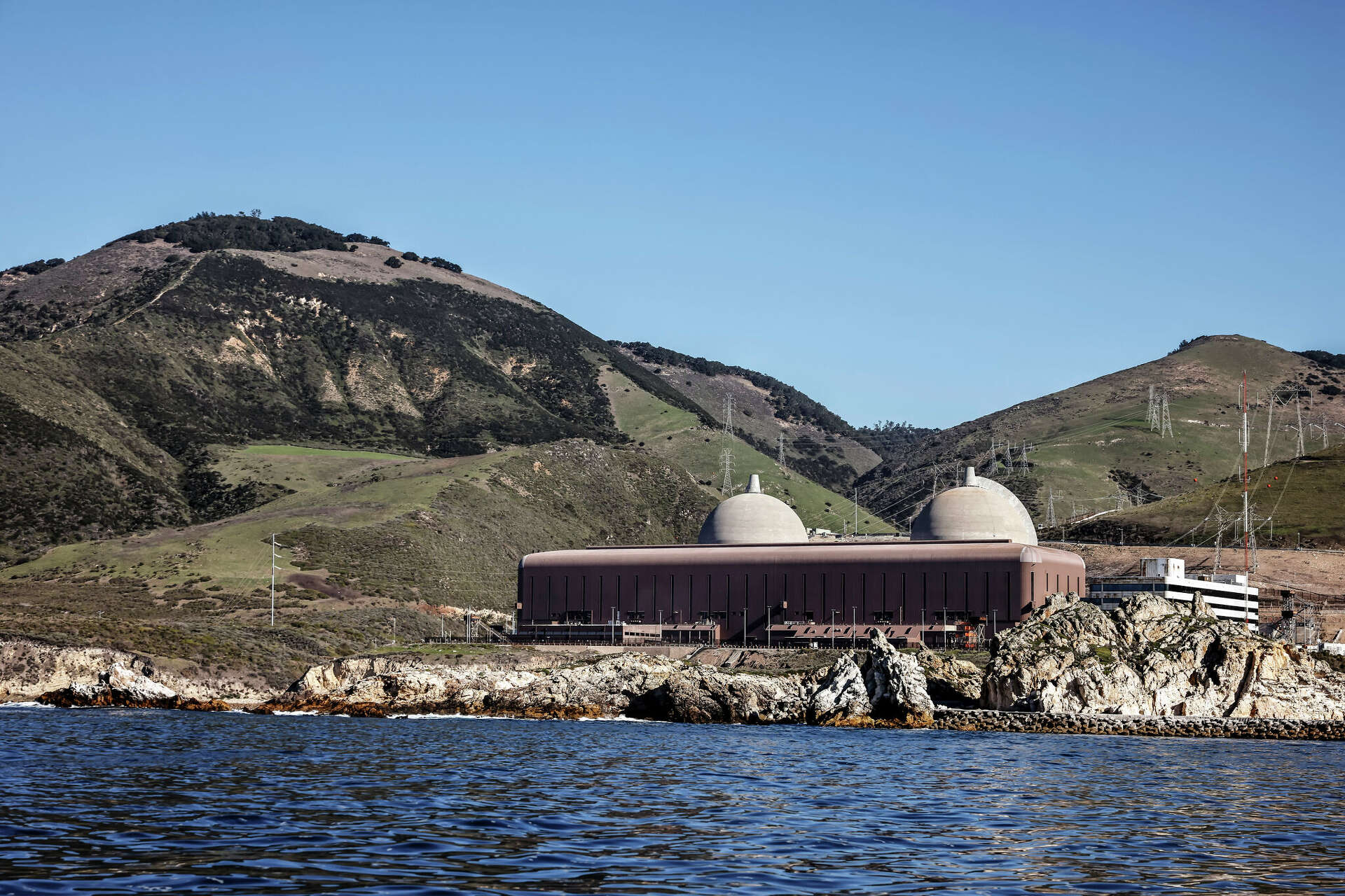 California should extend Diablo Canyon nuclear plant's lifespan