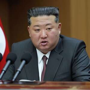 Kim promete afianzar "de forma irreversible" el estatus nuclear de Corea del Norte
