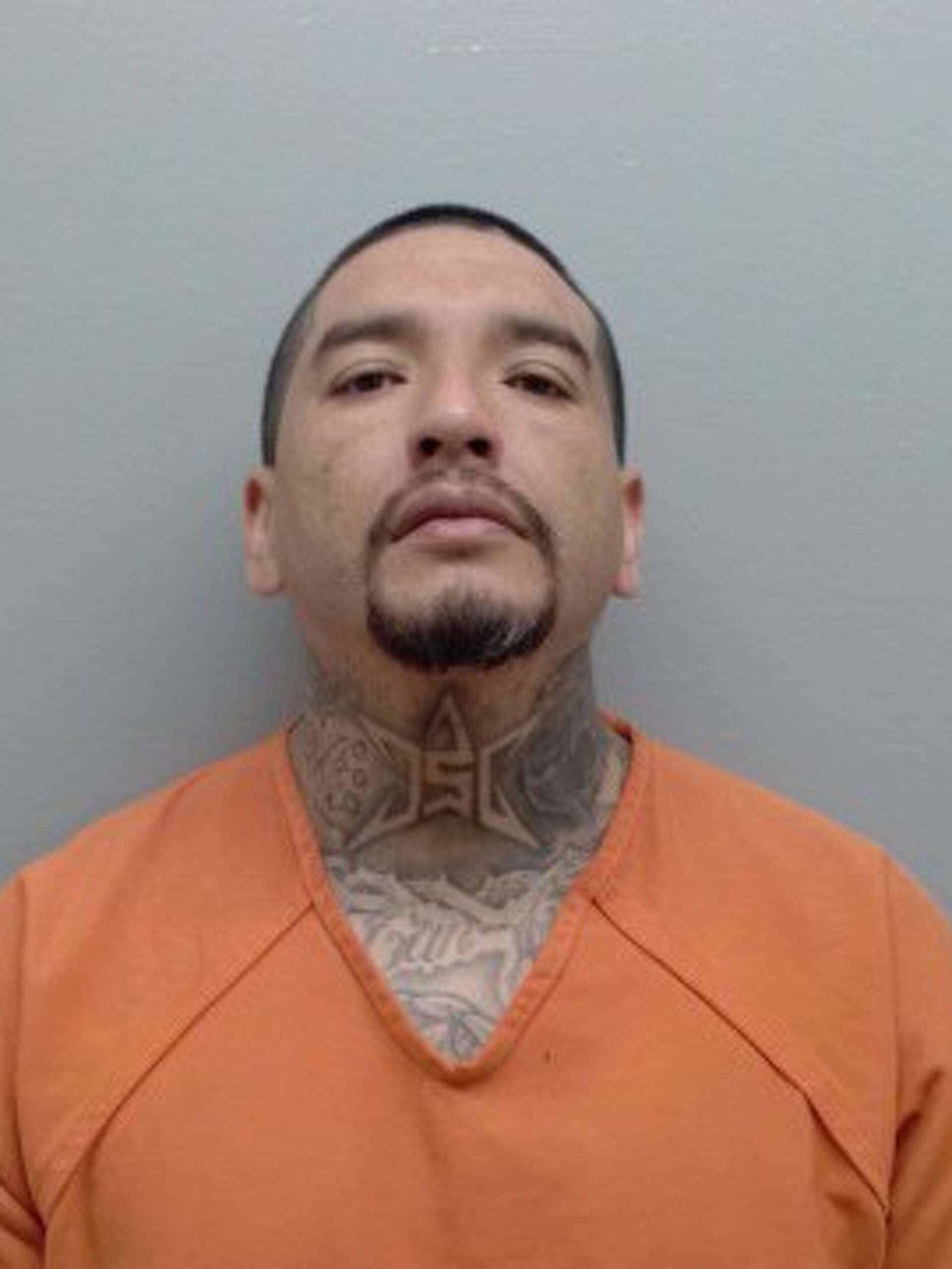 LPD: Man arrested after brandishing knife during fight in Laredo