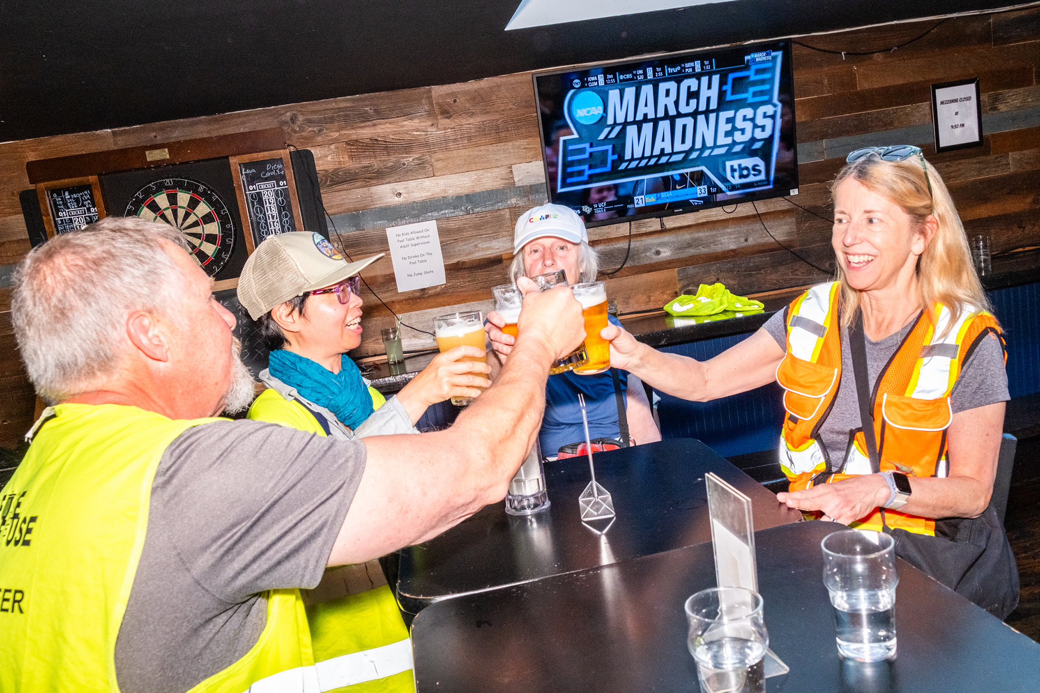 sfgate.com - Nico Madrigal-Yankowski - How San Francisco is getting cleaner one free beer and taco at a time