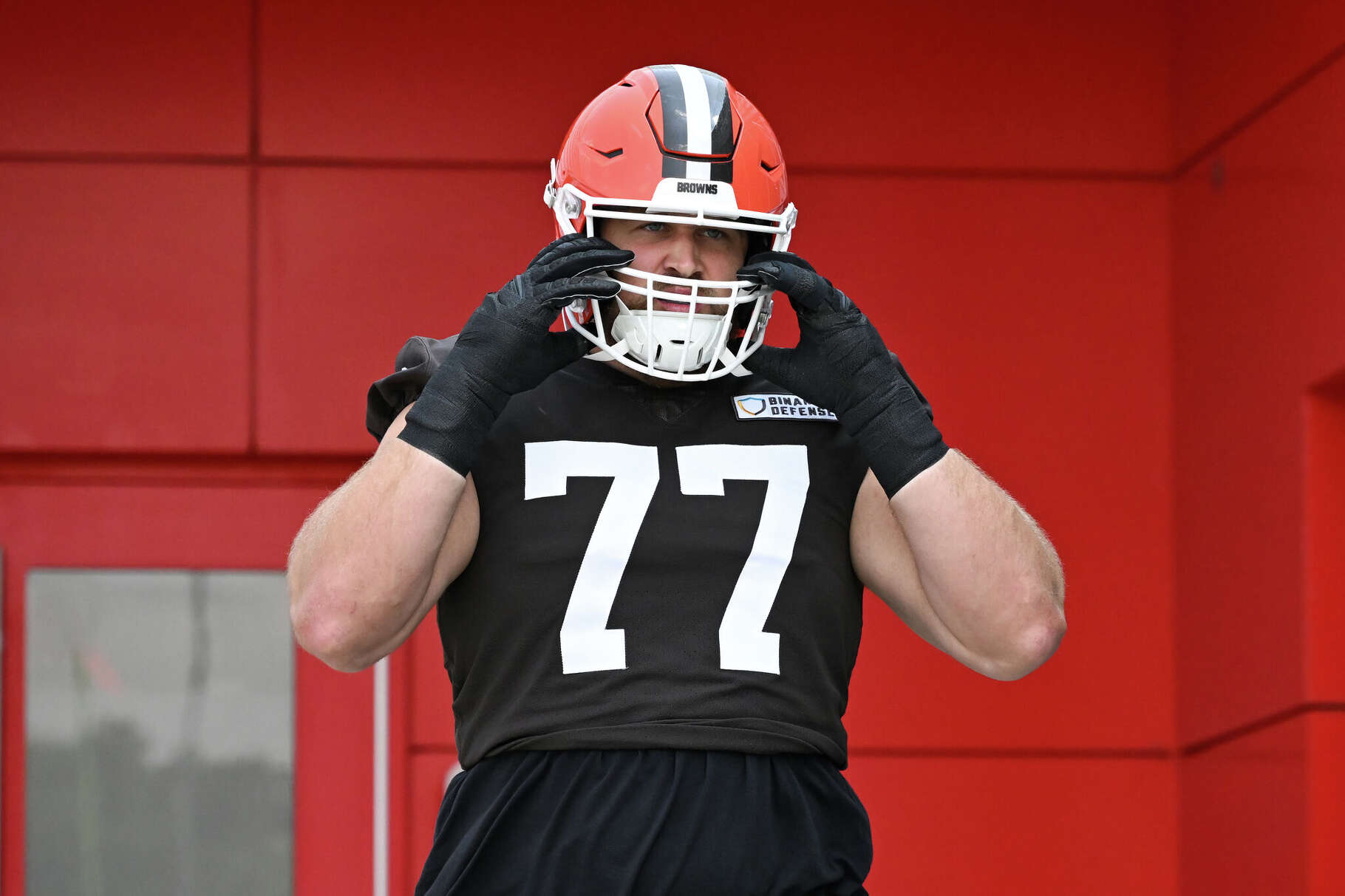 Wyatt Teller is looking to get back into form with Texans after struggling in Cleveland last season.