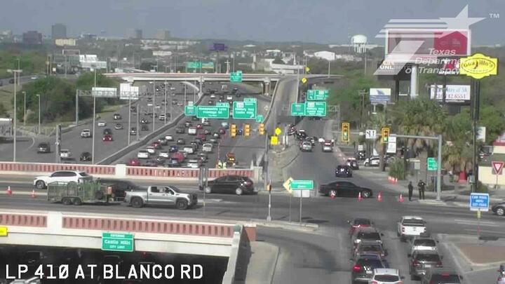 Major Loop 410 crash closes off-ramp, blocks multiple lanes