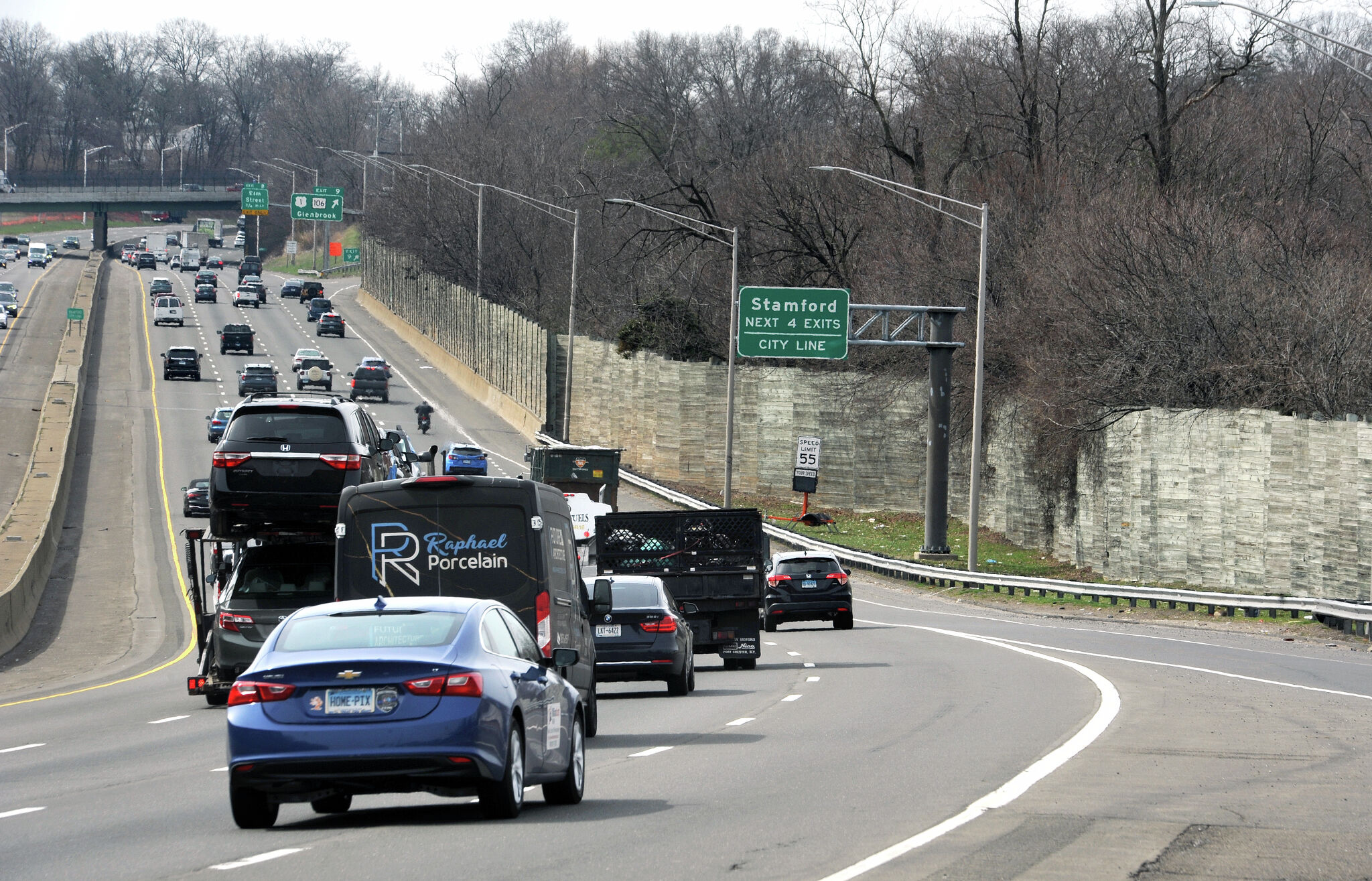 Connecticut can’t track how many cars have expired registrations, but tickets offer a clue