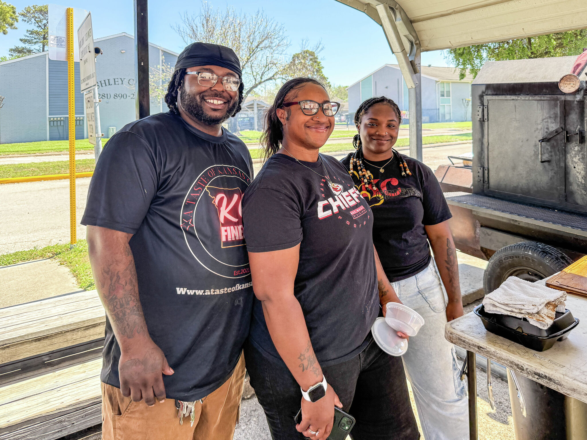 A Cypress trailer is bringing Kansas City barbecue — and rib tips — to Houston