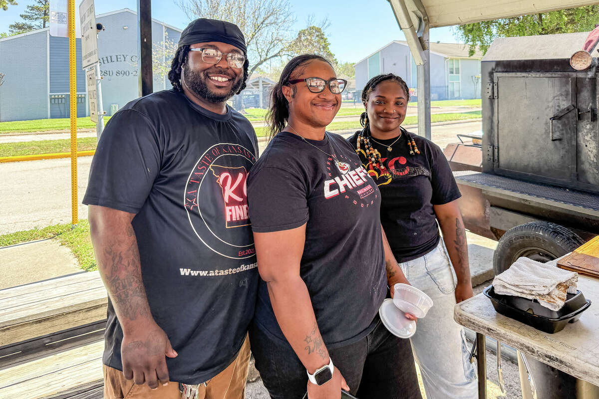 Derrick, wife Whitney, and daughter Desaray Caldwell at A Taste of Kansas City BBQ