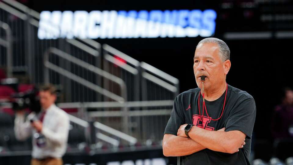 Houston head coach Kelvin Sampson watches practice leading up to the South Regional semifinals in NCAA college basketball tournament in Houston, Wednesday, March 25, 2026.