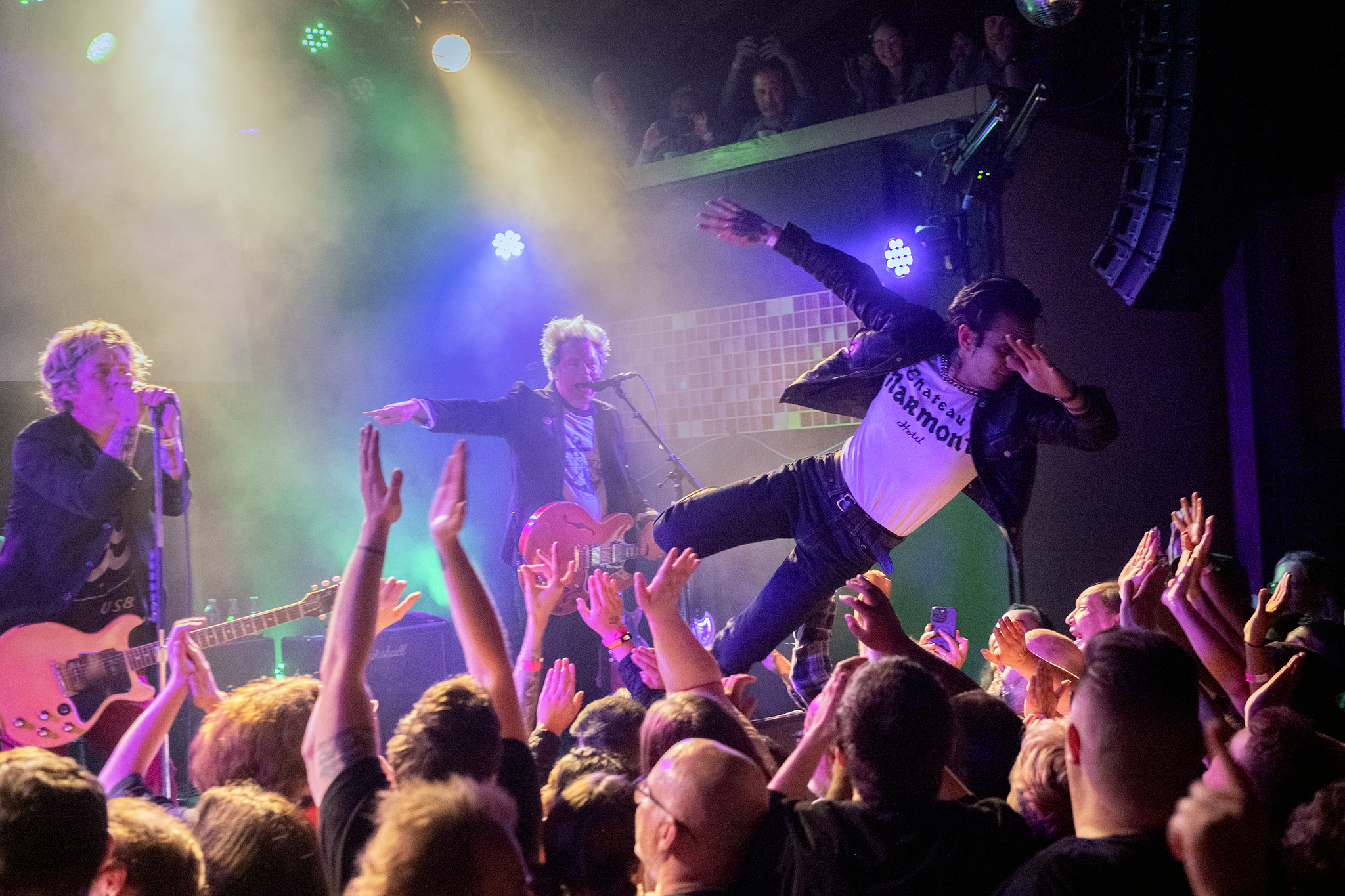 Green Day frontman surprises fans with 'unbelievable' Bay Area show