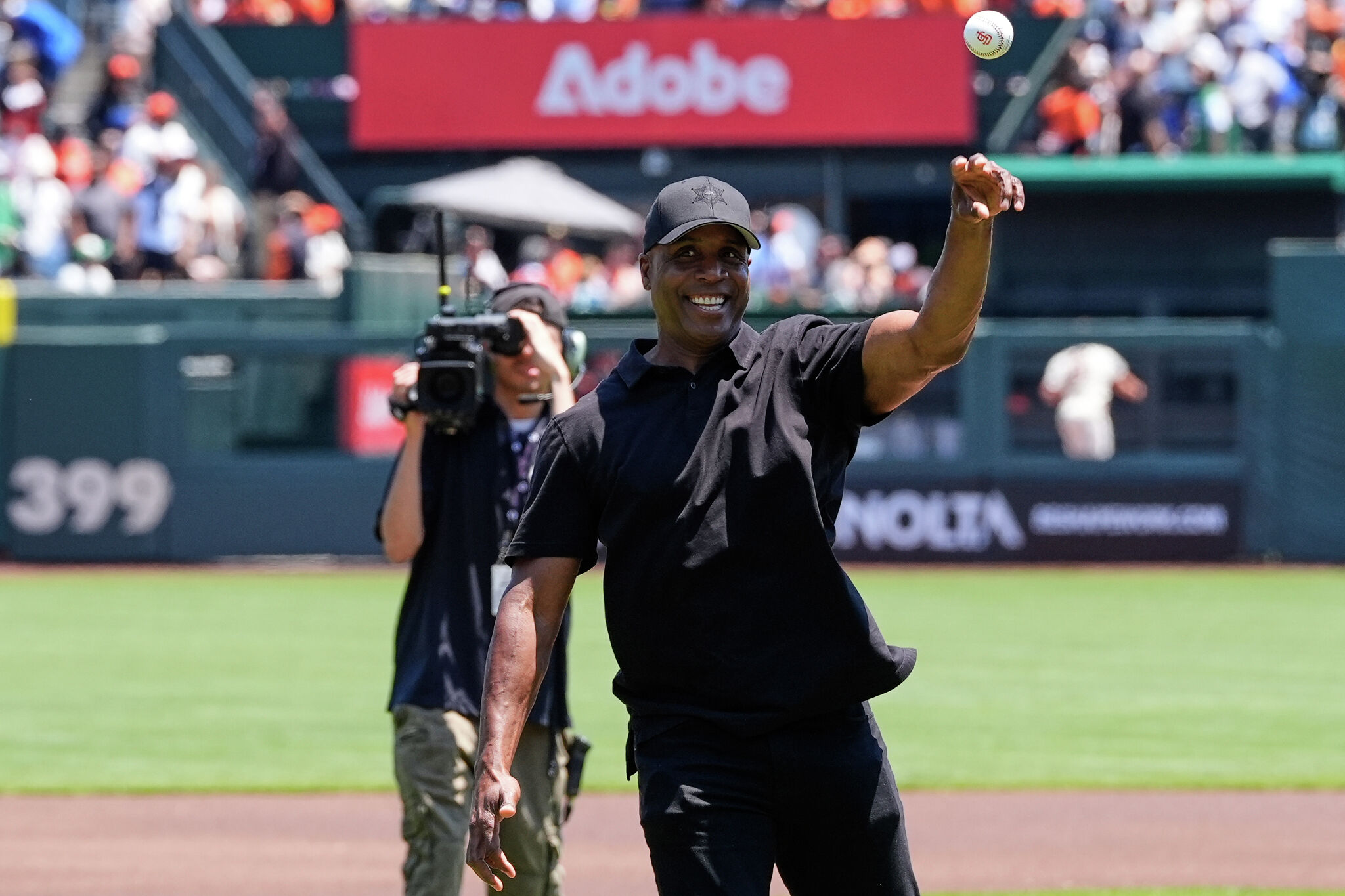 SF Giants legend Barry Bonds tells questionable story about telling off Yankees