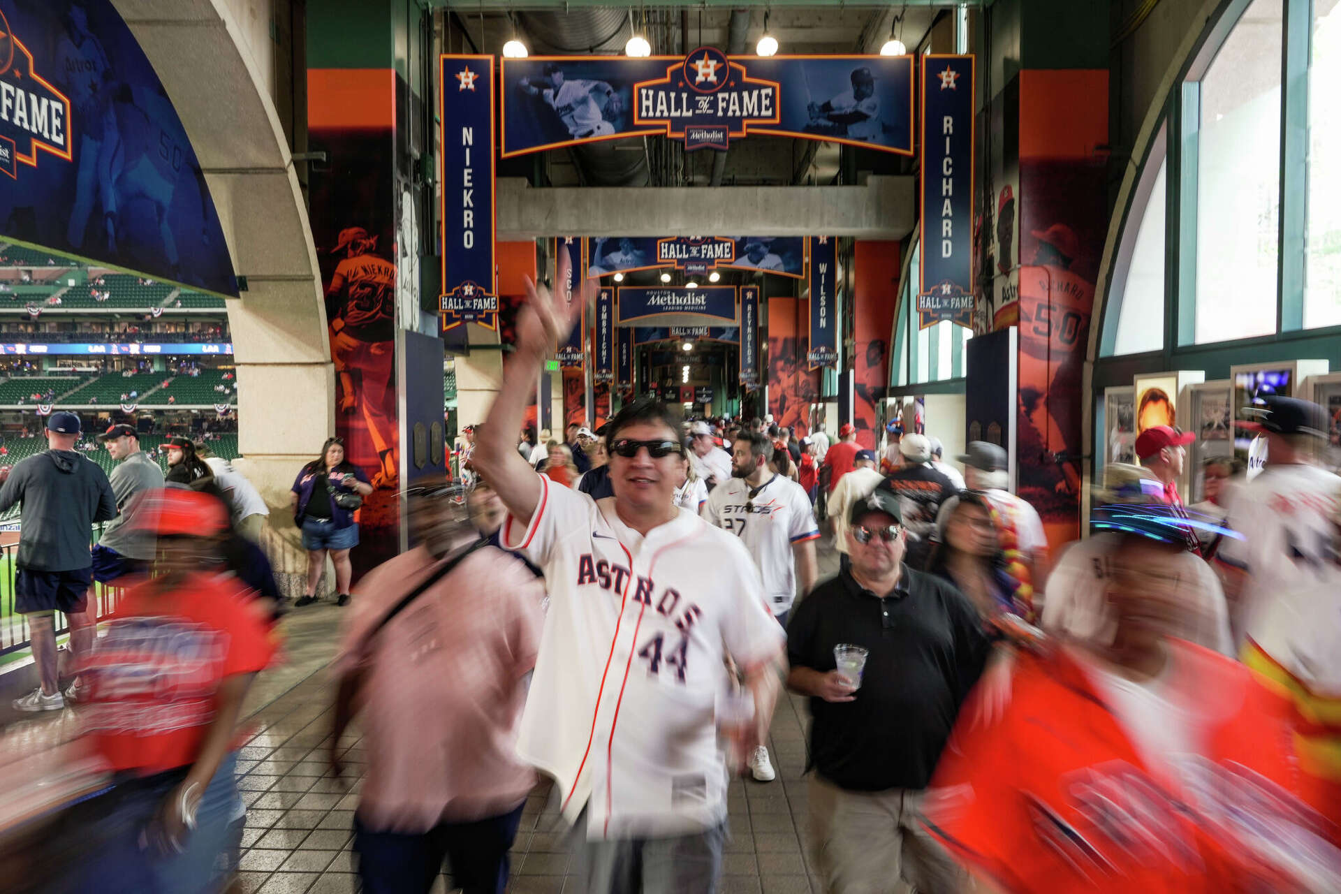 How much it costs to attend a Houston Astros game at Daikin Park