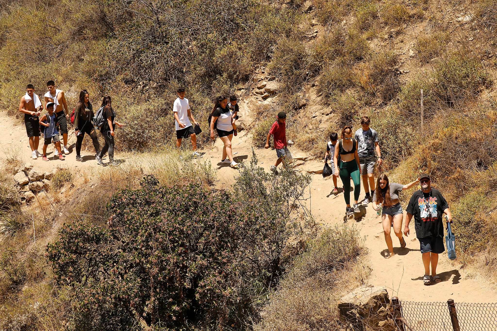 Woman dies 5 days after helicopter rescue from rattlesnake bite on Calif. trail