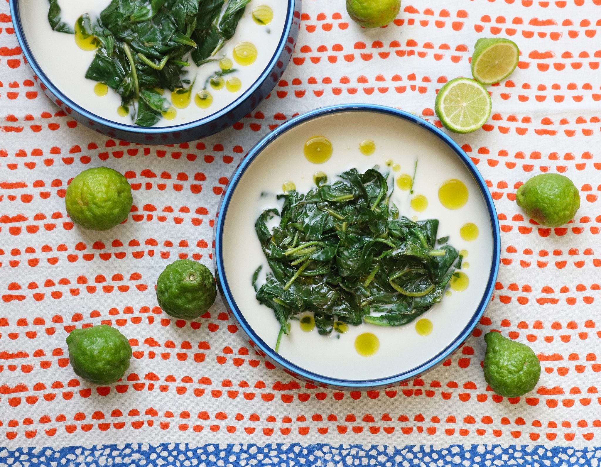 Spinat-Limetten-Suppenrezept mit Kokosmilch und Kaffir-Limette