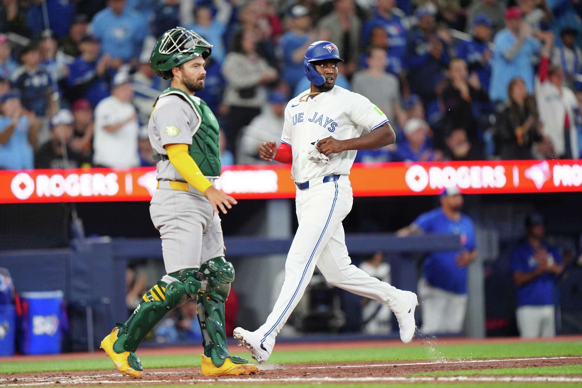 Ernie Clement has walk-off hit in 11th inning as Blue Jays defeat