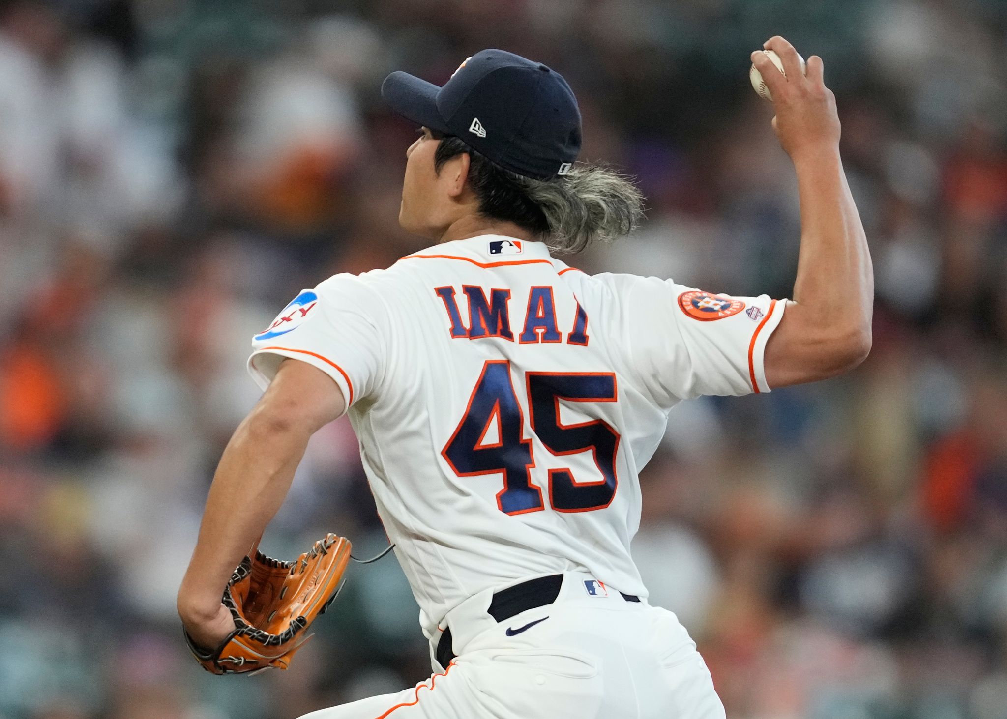 Isaac Paredes' late 2-RBI double lifts the Astros past the Angels