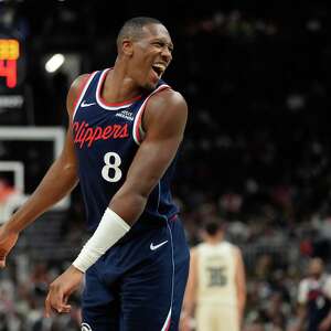 Mathurin scores 28 to pace Clippers past short-handed Bucks 127-113