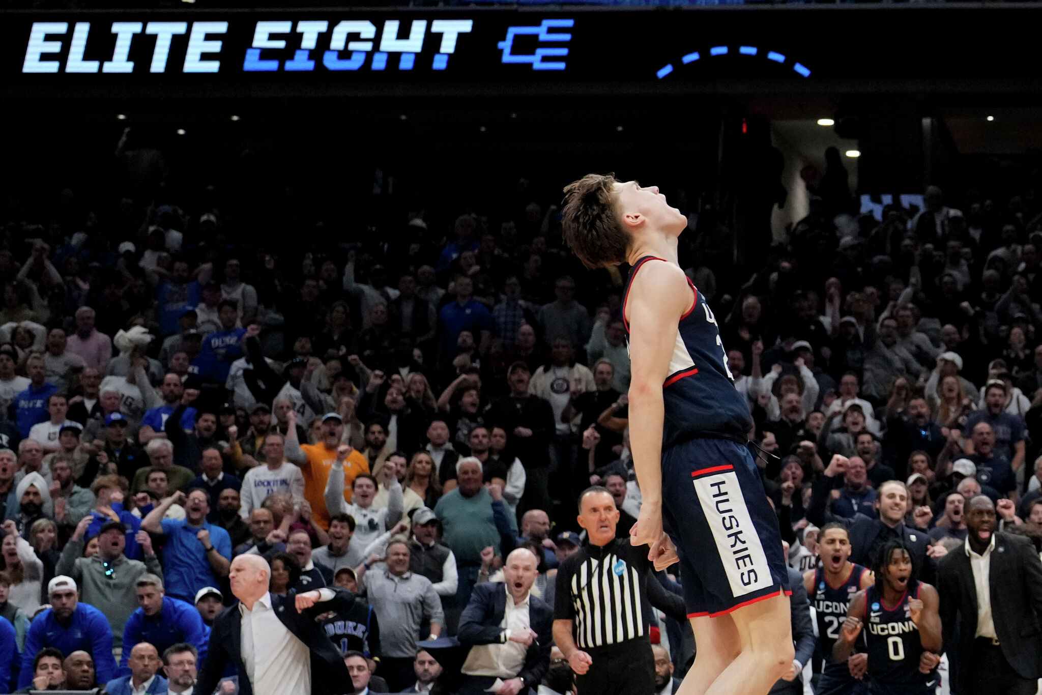 beater lifts UConn to win over Duke