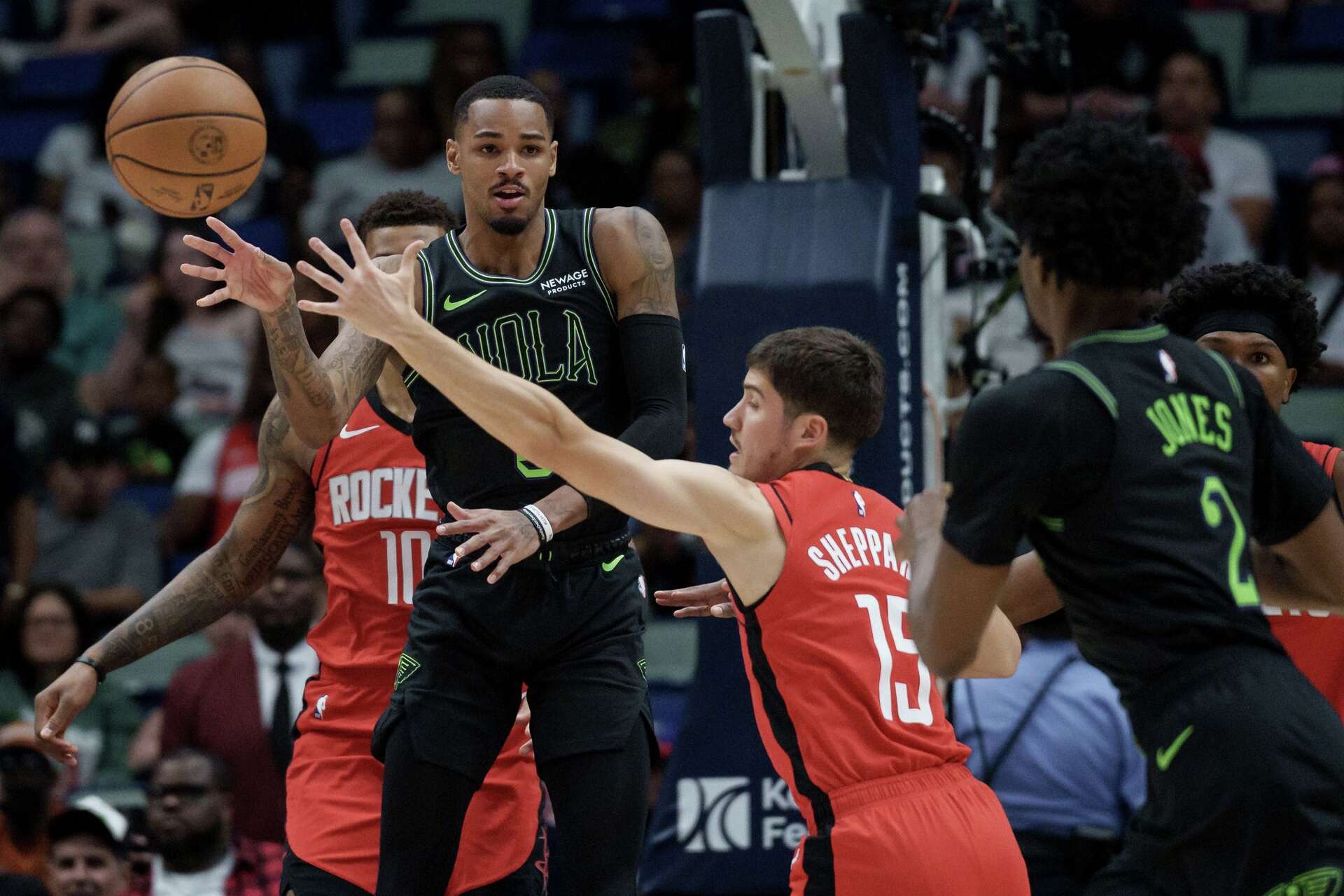 Houston Rockets blow out New Orleans Pelicans, win 2nd straight