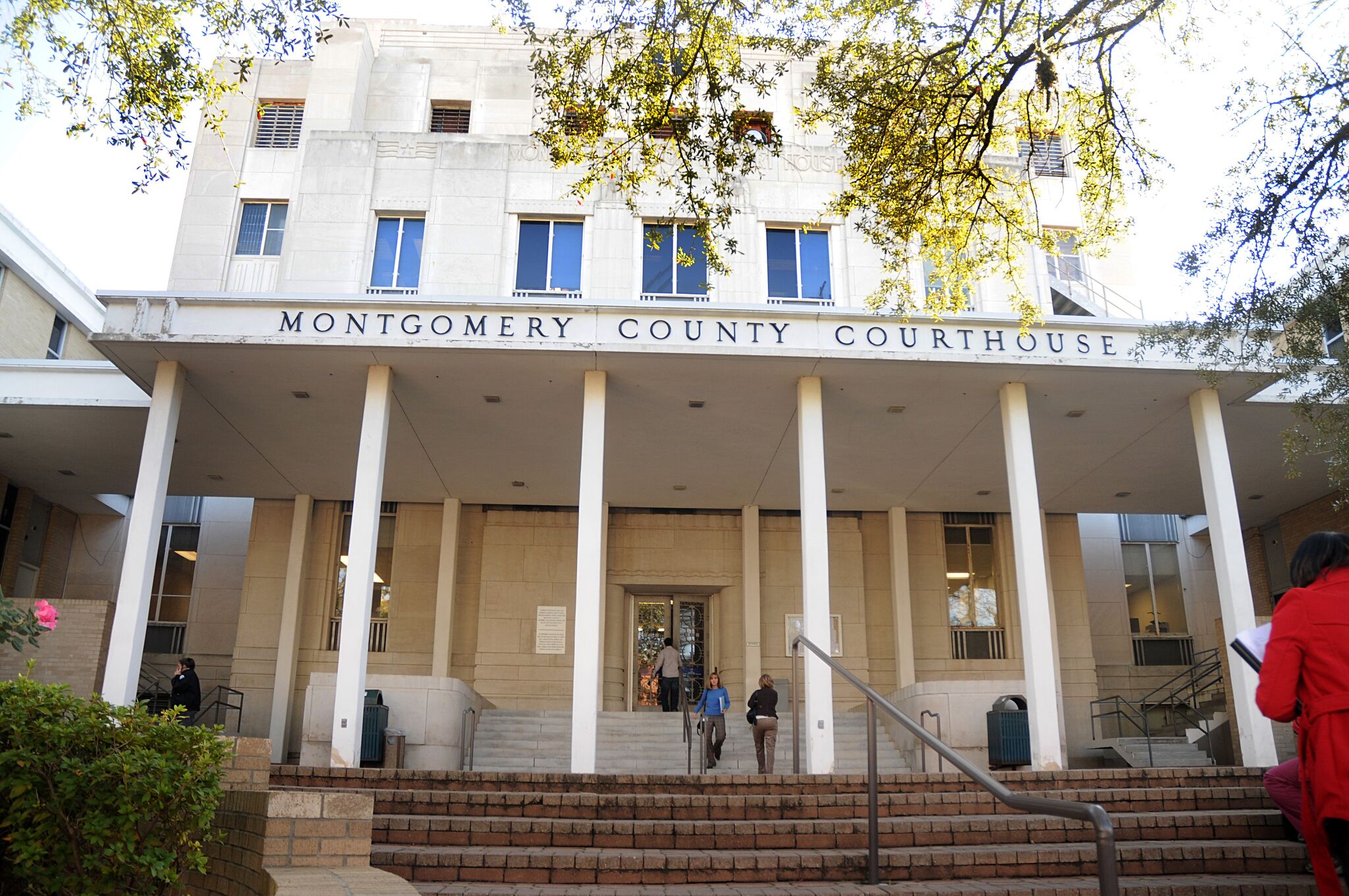 https://s.hdnux.com/photos/01/65/51/76/30842761/6/rawImage.jpg