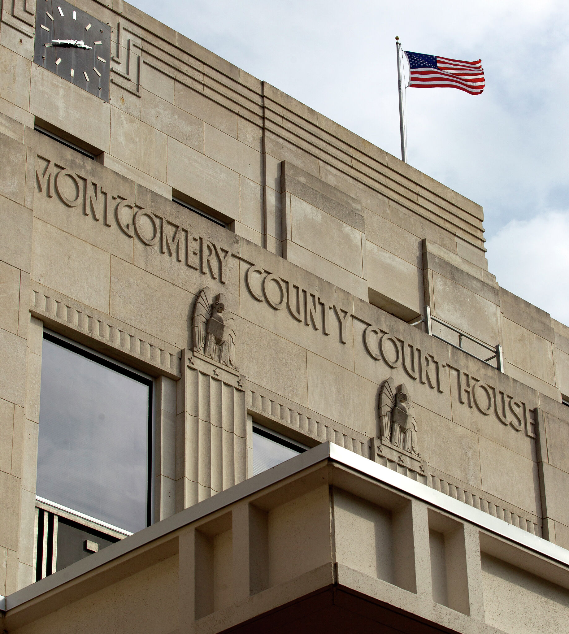 Montgomery County commissioners approve scaled back resolution for new courts