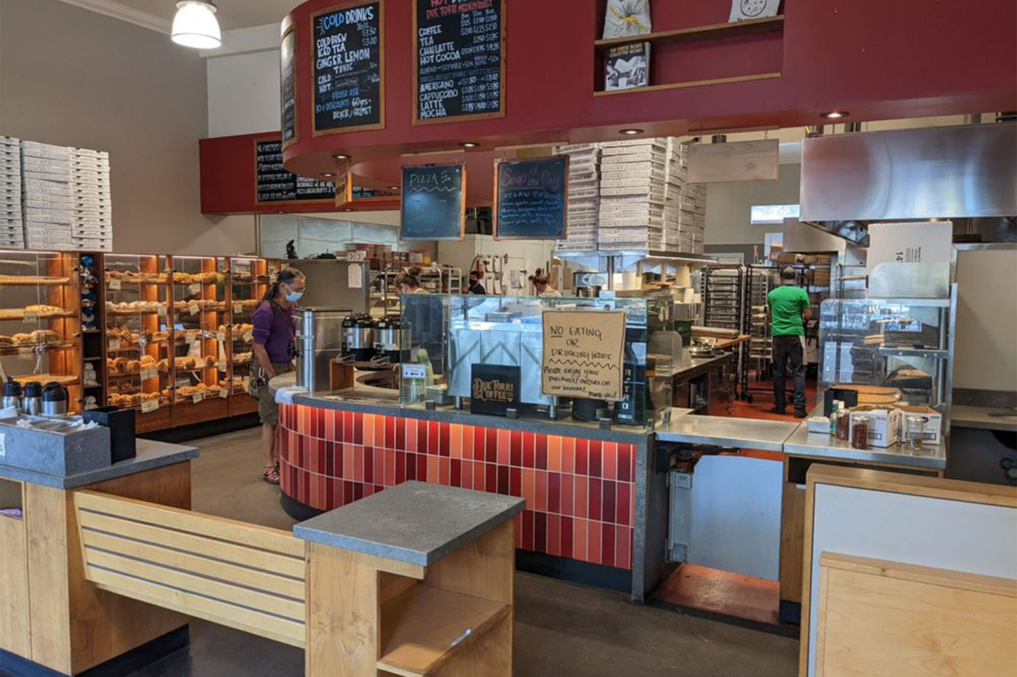 Zendaya calls out 'favorite place to eat' in Oakland during 'The Drama' premiere