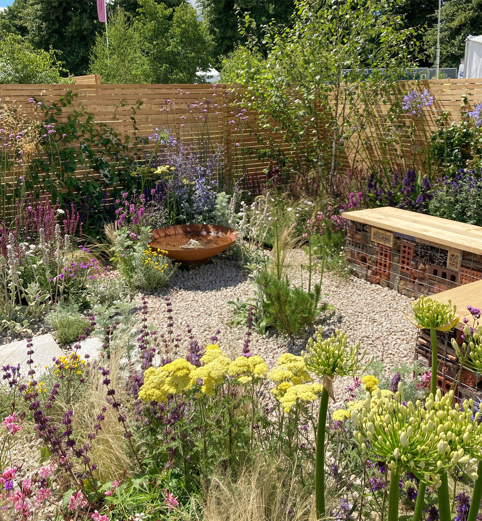 Gravel gardens can cut wildfire and heat risks. It's being used outside ...