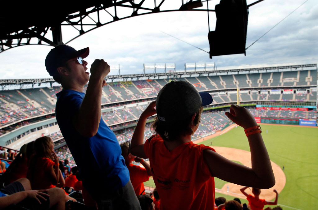 Photos: Rangers' power on full display during 11-4 rout of Blue Jays